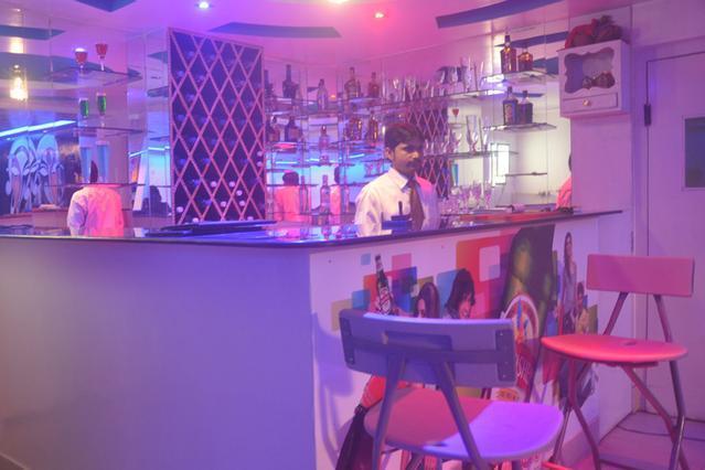 Hotel Amit Inn Патна Екстериор снимка