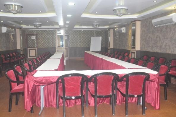 Hotel Amit Inn Патна Екстериор снимка